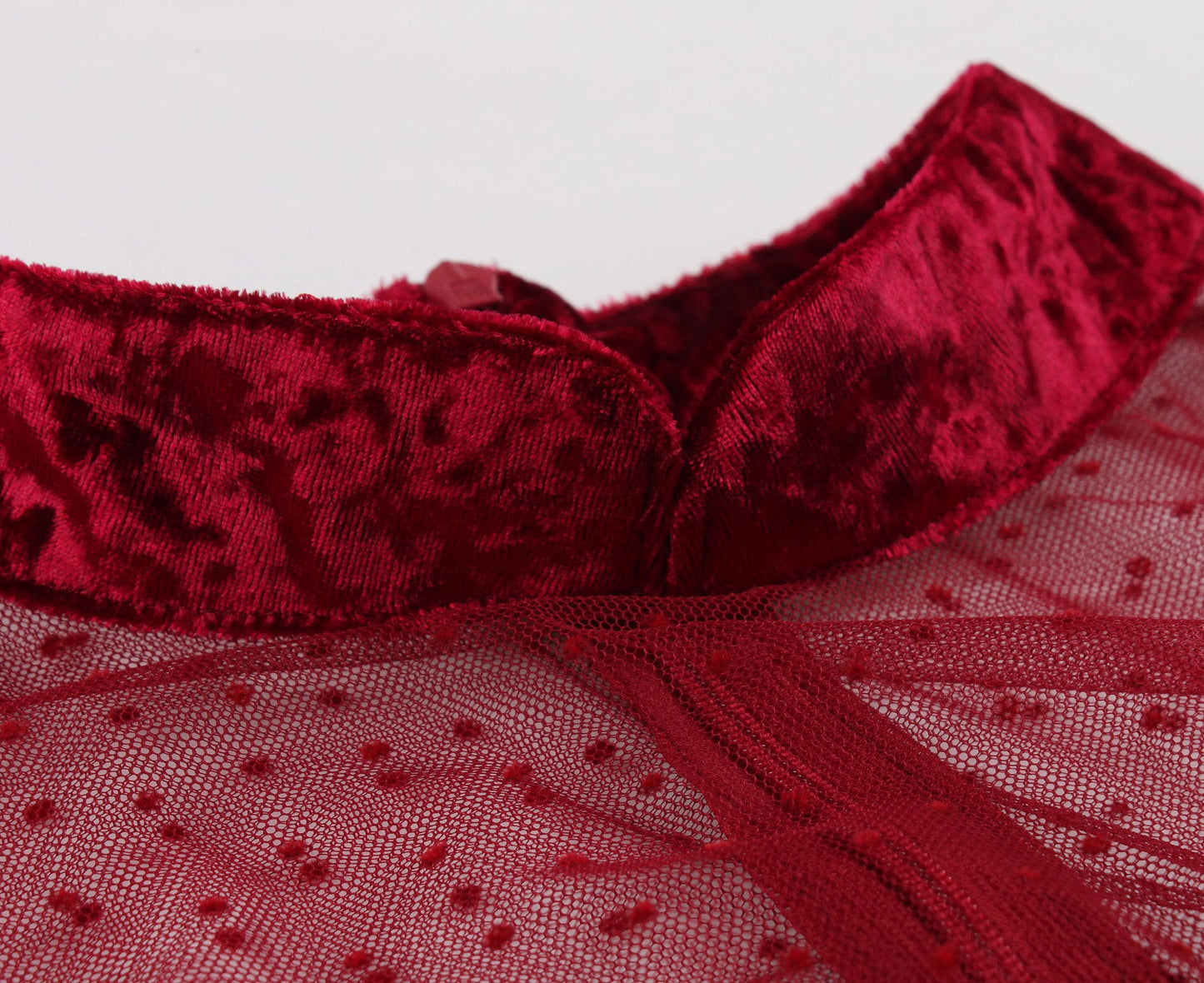 Robe Tonval – Velours Bordeaux & Transparence Chic