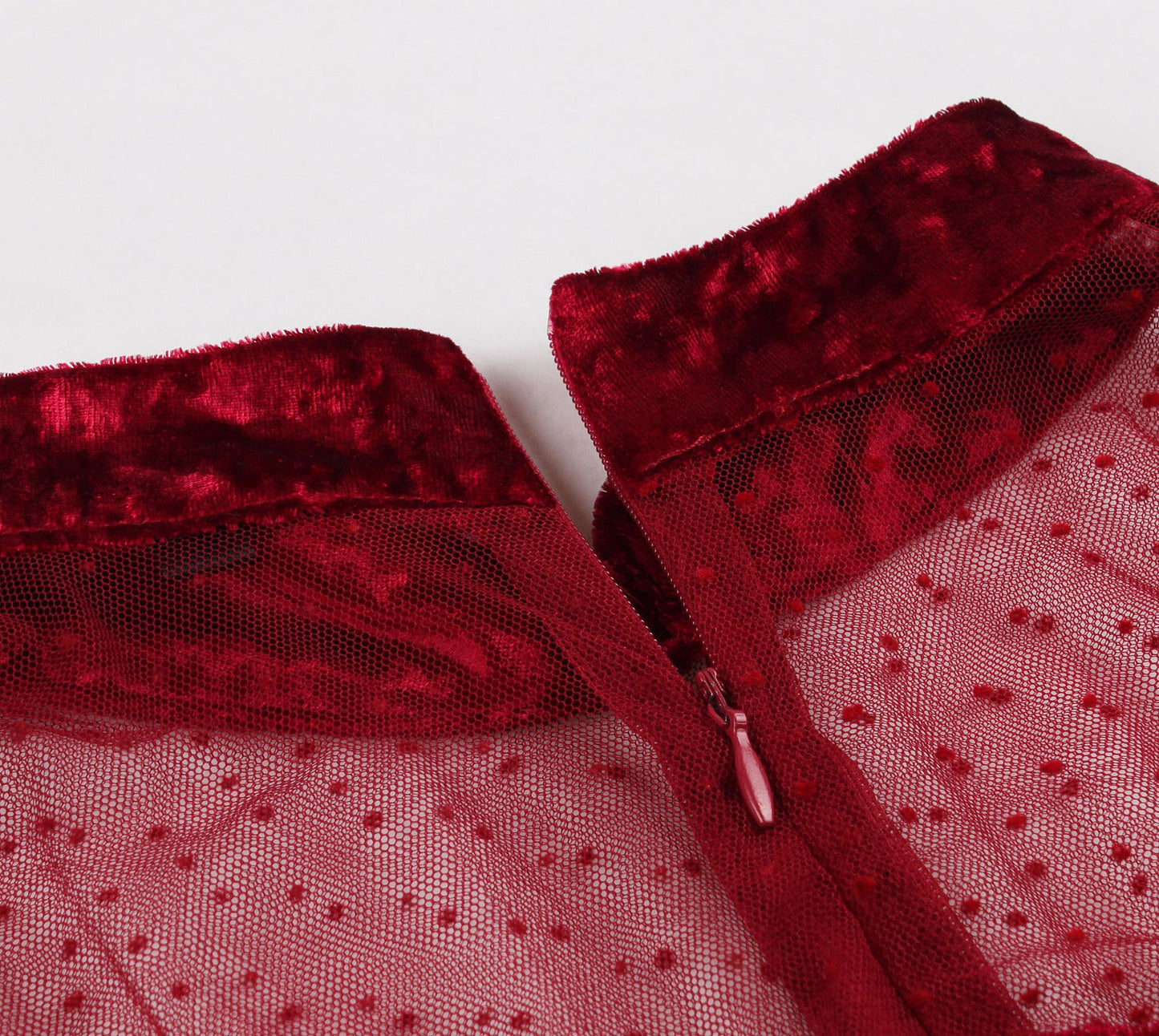 Robe Tonval – Velours Bordeaux & Transparence Chic