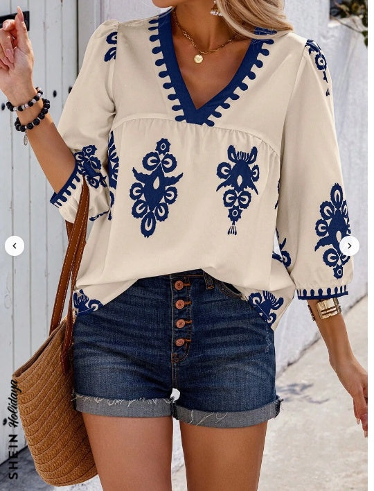 Chemisier Bohème Col V – Motifs Aléatoires pour un Look Estival