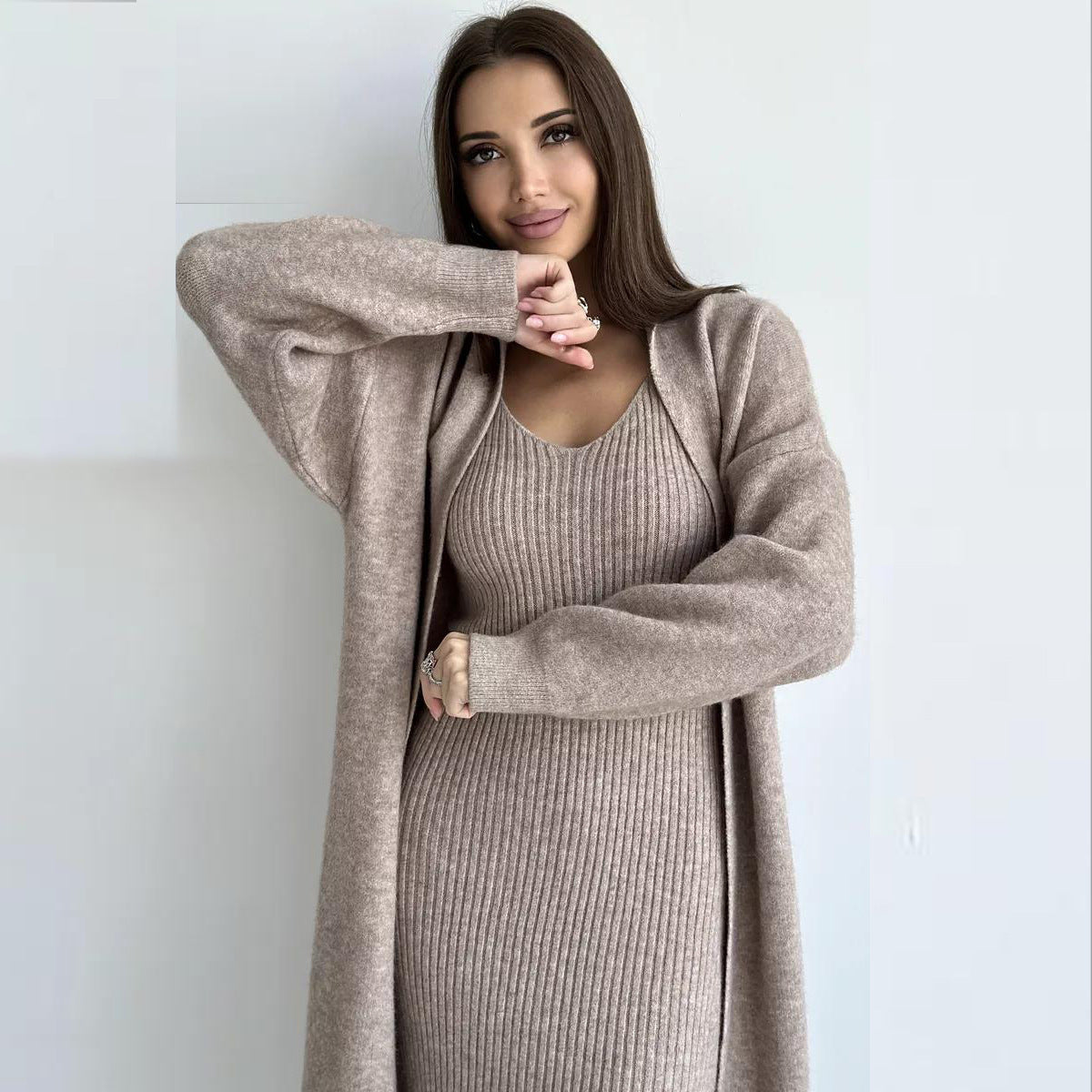Ensemble Tricoté 2 Pièces – Robe Longue Sans Manches & Gilet Oversize