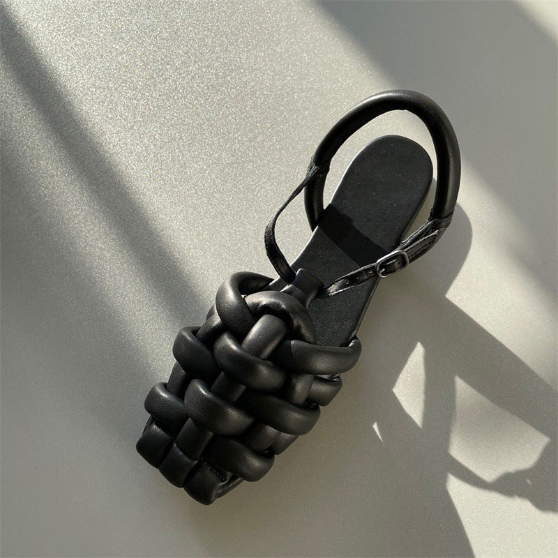 Sandales Plates Tressées en Cuir d’Agneau – Élégance Naturelle