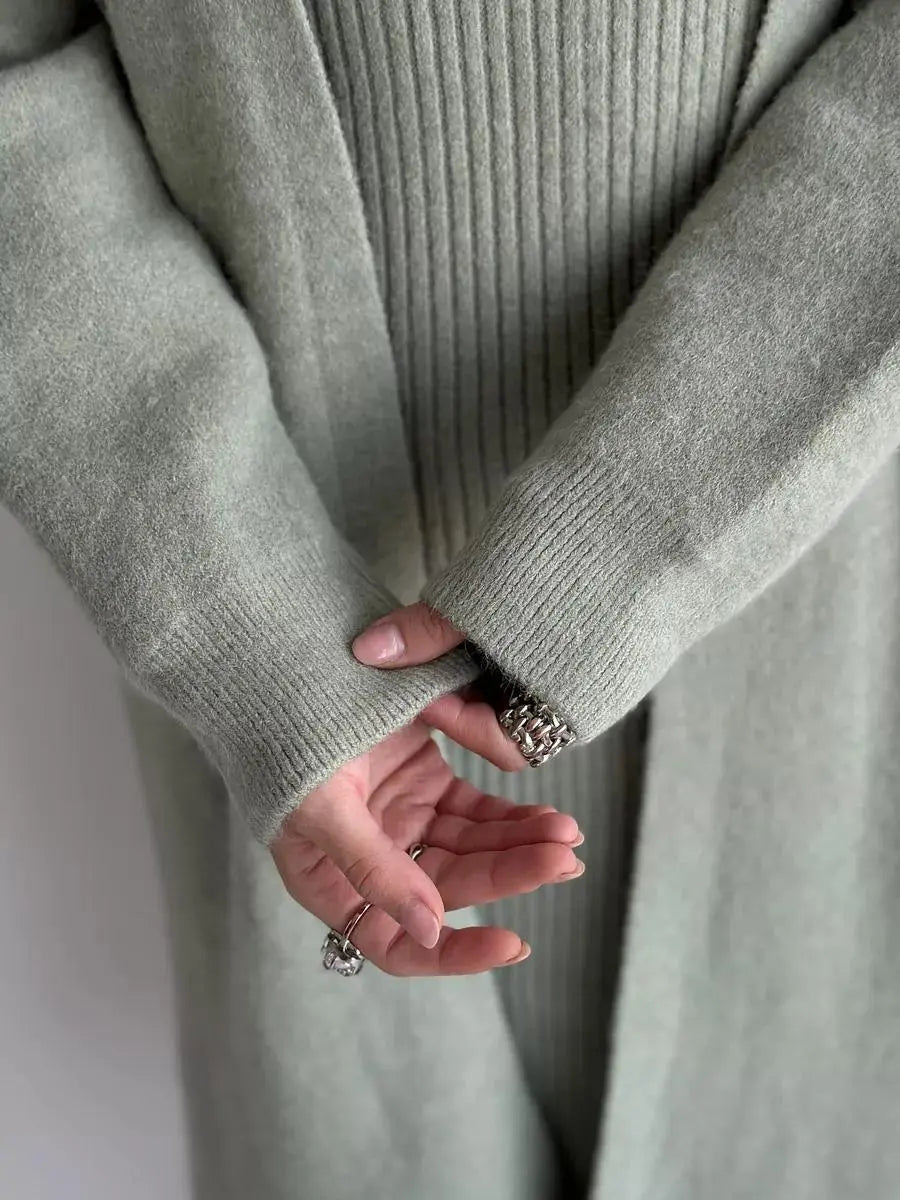 Ensemble Tricoté 2 Pièces – Robe Longue Sans Manches & Gilet Oversize