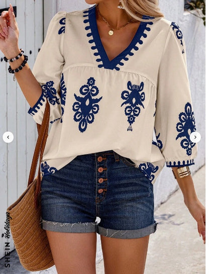 Chemisier Bohème Col V – Motifs Aléatoires pour un Look Estival